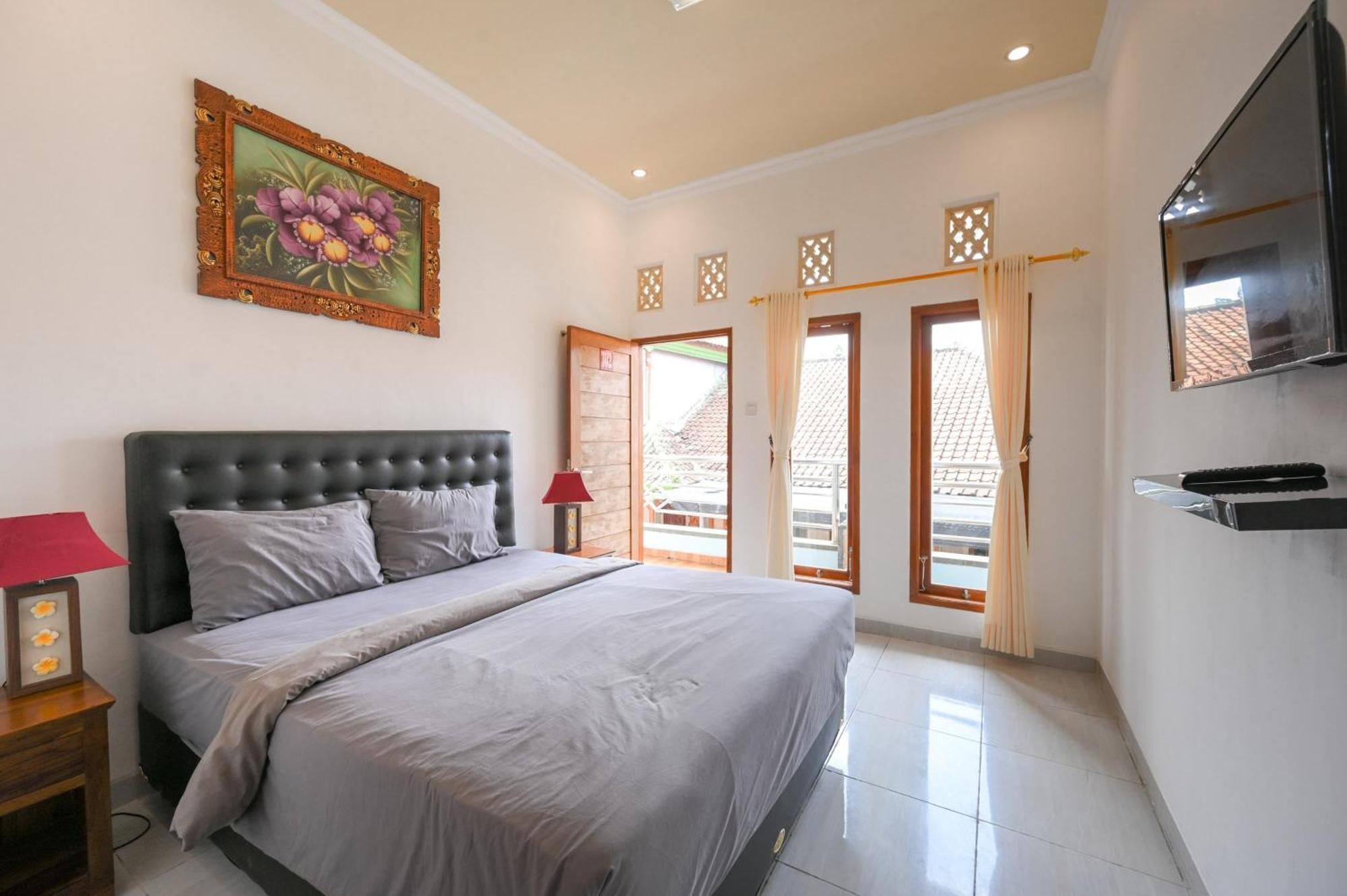 Ceria Guesthouse Seminyak Mitra Reddoorz Exterior photo
